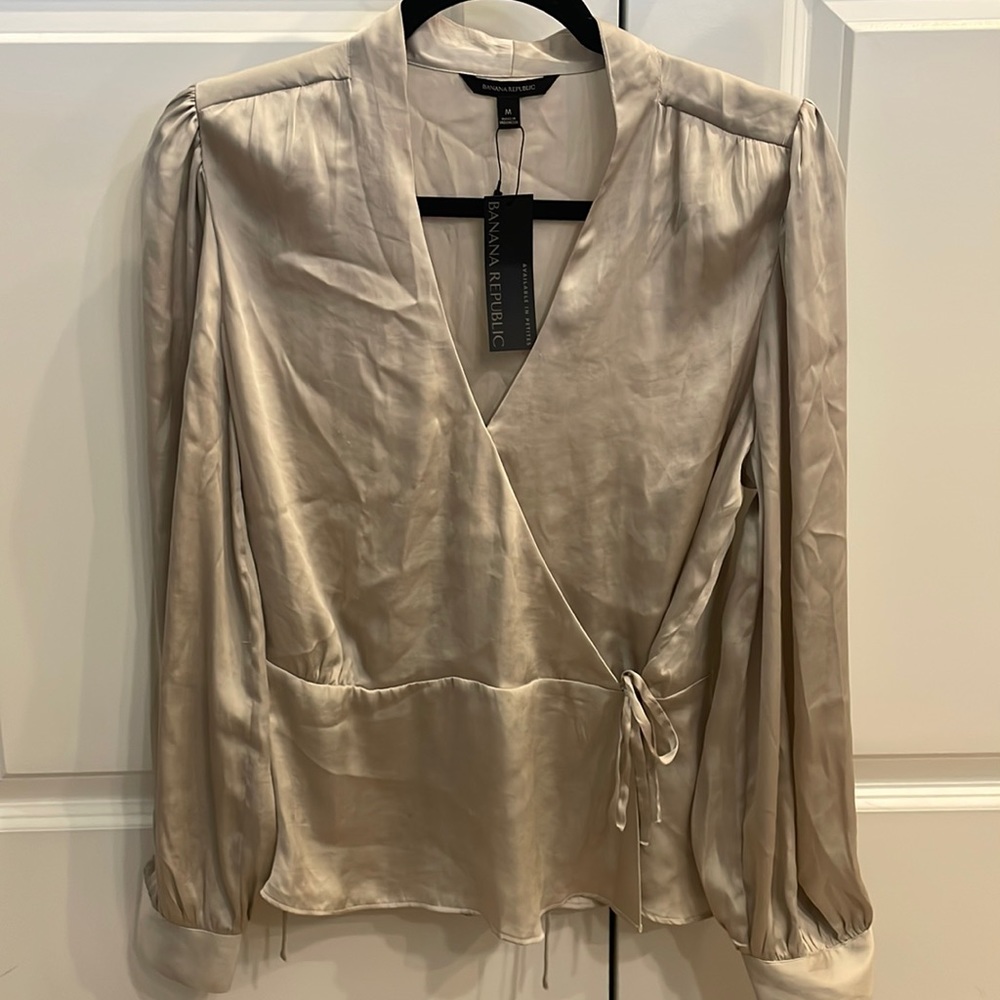 NWT Banana Republic Satin Long Sleeve Tie Front Blouse